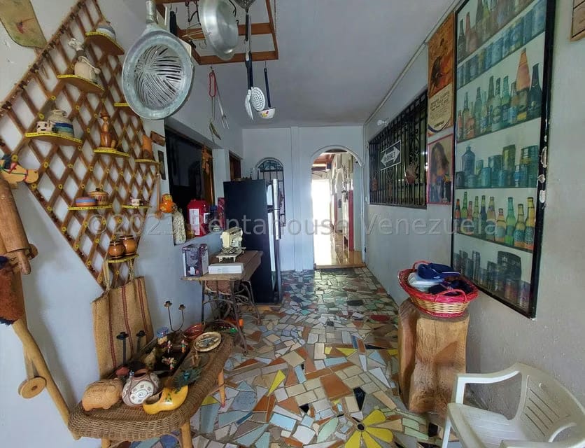 Casa (Colonial) en Venta en La Rosaleda, Miranda - 41
