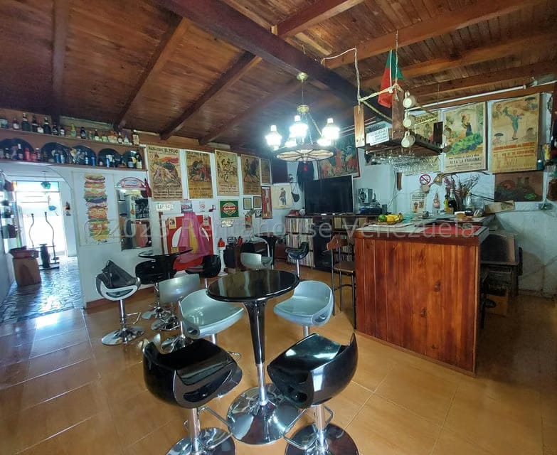 Casa (Colonial) en Venta en La Rosaleda, Miranda - 42