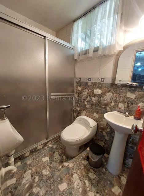 Casa (Colonial) en Venta en La Rosaleda, Miranda - 47