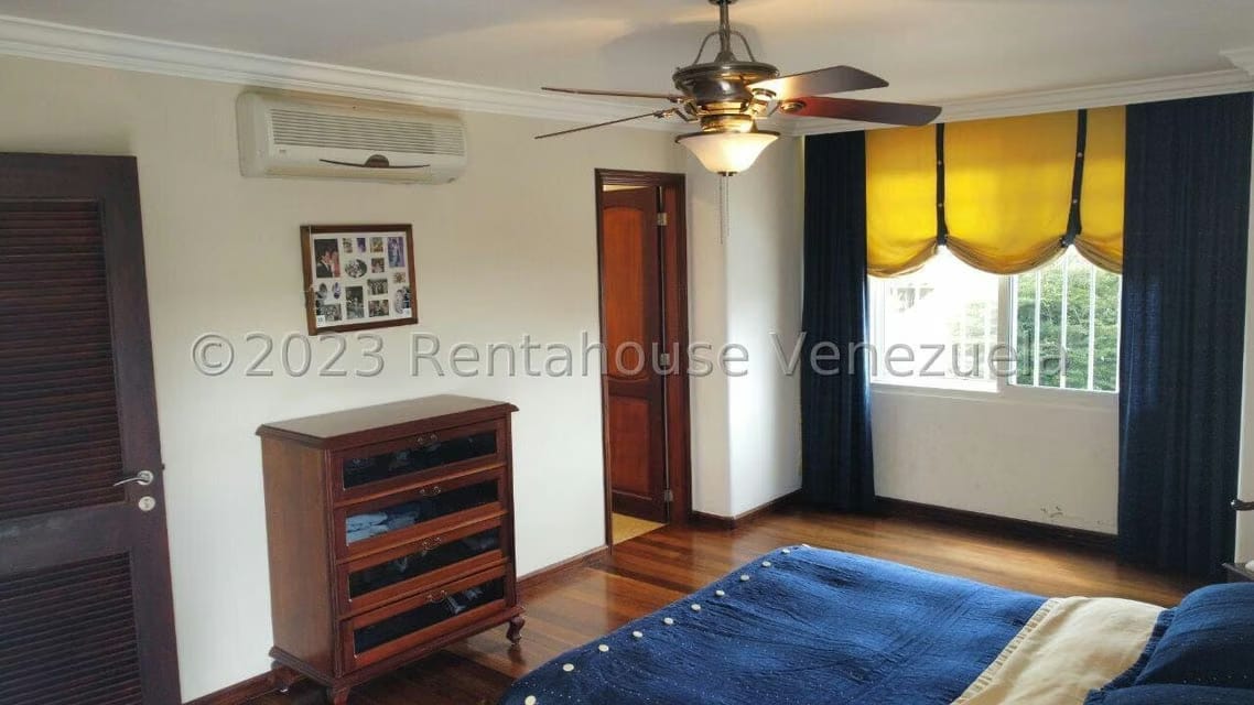 Casa (Multipes Niveles) en Venta en Lomas de La Lagunita, Distrito Metropolitano - 14