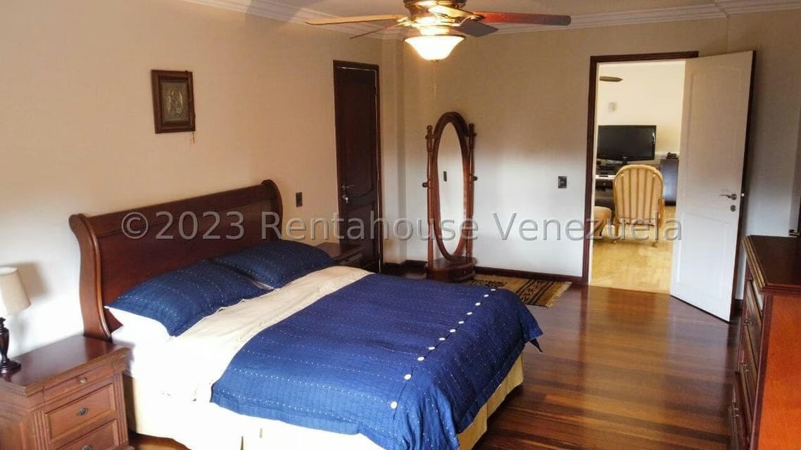 Casa (Multipes Niveles) en Venta en Lomas de La Lagunita, Distrito Metropolitano - 17
