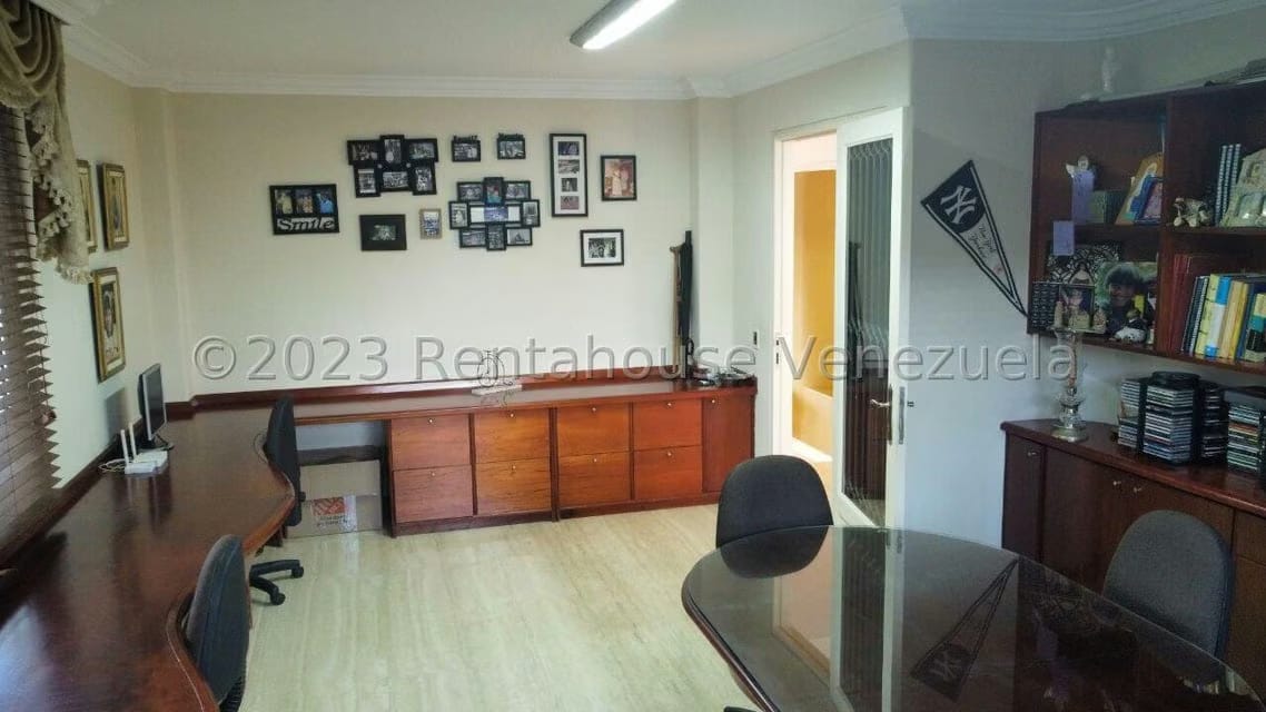 Casa (Multipes Niveles) en Venta en Lomas de La Lagunita, Distrito Metropolitano - 19