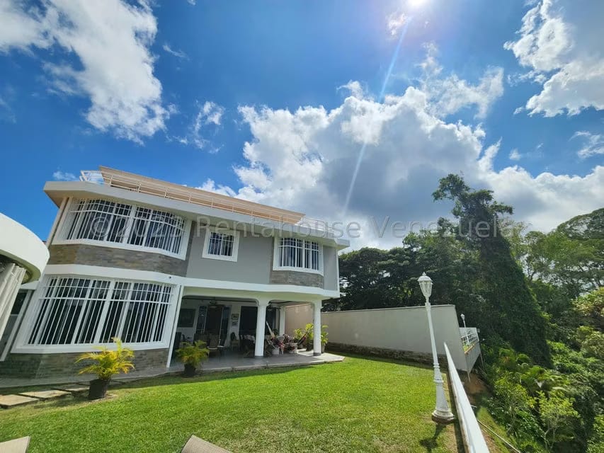 Casa (Multipes Niveles) en Venta en Lomas de La Lagunita, Distrito Metropolitano - 3