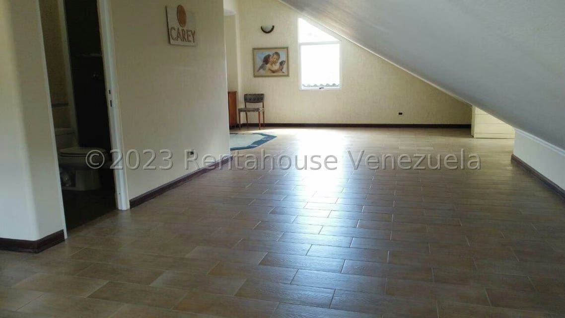Casa (Multipes Niveles) en Venta en Lomas de La Lagunita, Distrito Metropolitano - 21
