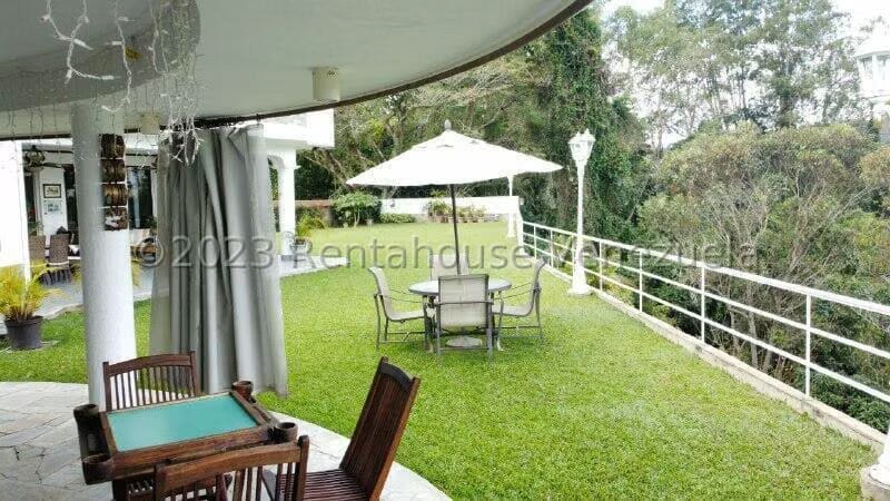 Casa (Multipes Niveles) en Venta en Lomas de La Lagunita, Distrito Metropolitano - 22