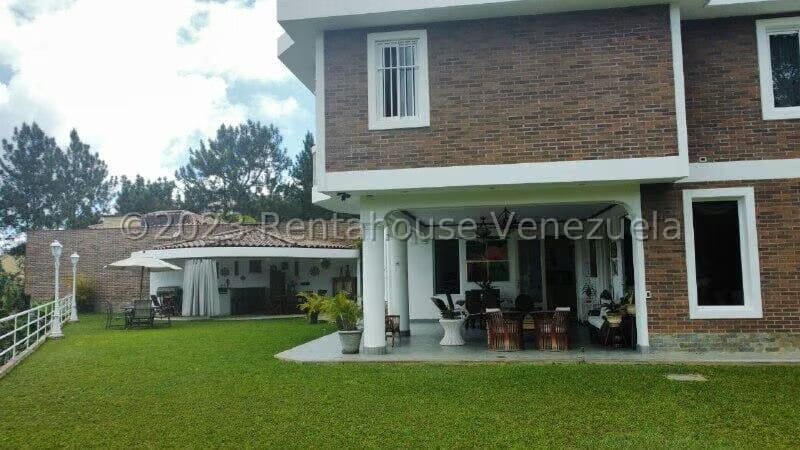 Casa (Multipes Niveles) en Venta en Lomas de La Lagunita, Distrito Metropolitano - 27