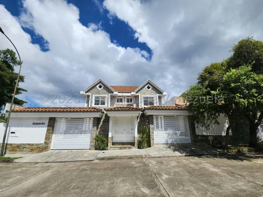 Casa (Multipes Niveles) en Venta en Lomas de La Lagunita, Distrito Metropolitano - 4