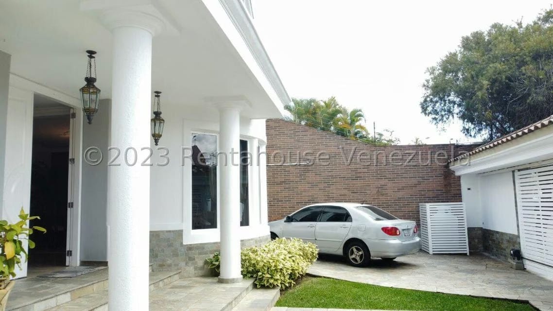 Casa (Multipes Niveles) en Venta en Lomas de La Lagunita, Distrito Metropolitano - 32