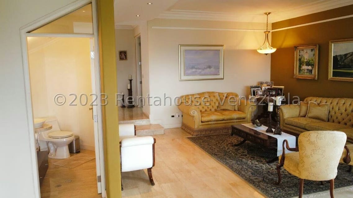 Casa (Multipes Niveles) en Venta en Lomas de La Lagunita, Distrito Metropolitano - 35