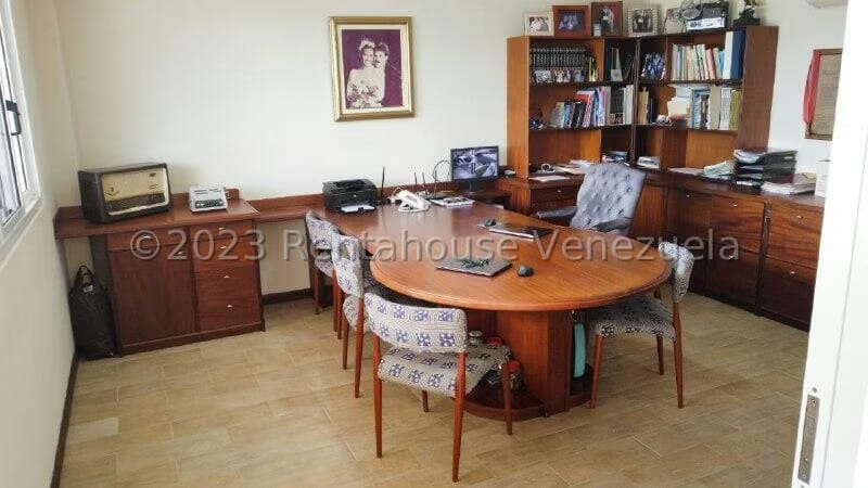 Casa (Multipes Niveles) en Venta en Lomas de La Lagunita, Distrito Metropolitano - 36