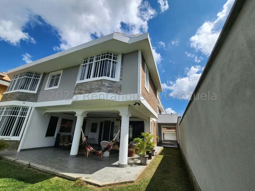 Casa (Multipes Niveles) en Venta en Lomas de La Lagunita, Distrito Metropolitano - 5