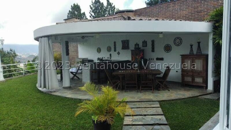 Casa (Multipes Niveles) en Venta en Lomas de La Lagunita, Distrito Metropolitano - 41