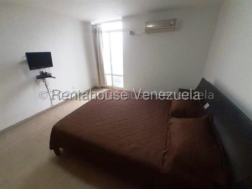 Apartamento (1 Nivel) en Alquiler en Los Palos Grandes, Distrito Metropolitano - 17