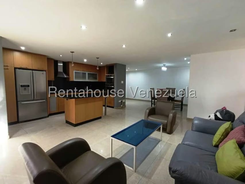 Apartamento (1 Nivel) en Alquiler en Los Palos Grandes, Distrito Metropolitano - 6