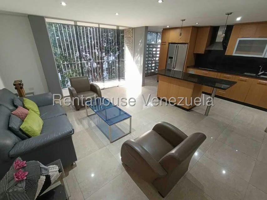 Apartamento (1 Nivel) en Alquiler en Los Palos Grandes, Distrito Metropolitano - 10