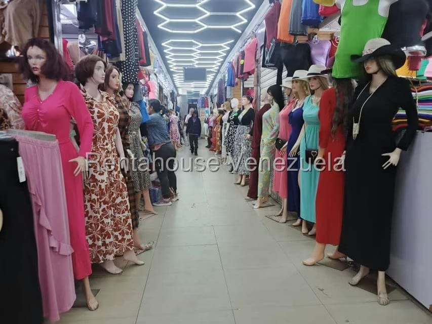 Casa (Multipes Niveles) en Venta en Cementerio, Distrito Metropolitano - 2