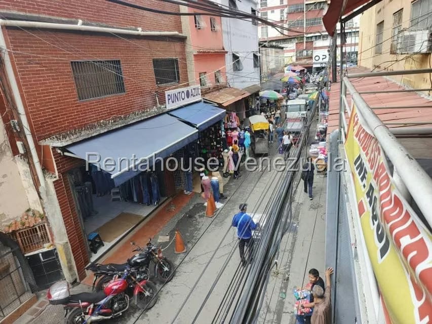 Casa (Multipes Niveles) en Venta en Cementerio, Distrito Metropolitano - 11