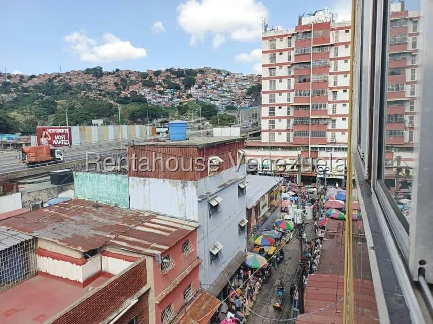 Casa (Multipes Niveles) en Venta en Cementerio, Distrito Metropolitano - 3