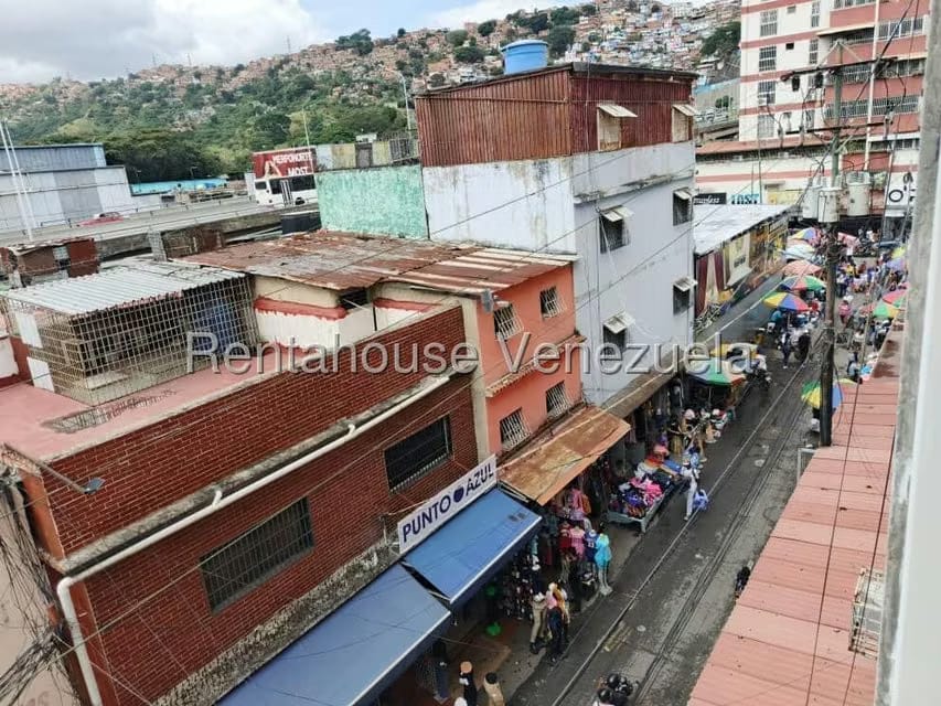Casa (Multipes Niveles) en Venta en Cementerio, Distrito Metropolitano - 29