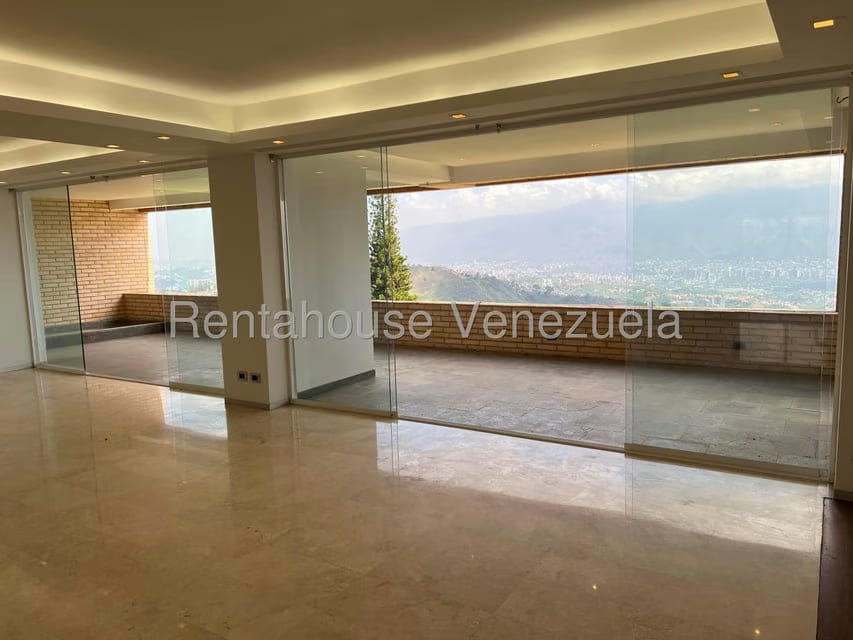 Apartamento (1 Nivel) en Alquiler en Los Naranjos del Cafetal, Distrito Metropolitano - 11