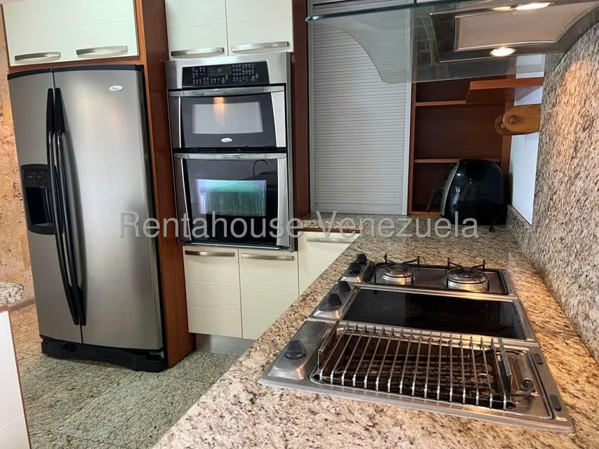 Apartamento (1 Nivel) en Alquiler en Los Naranjos del Cafetal, Distrito Metropolitano - 18