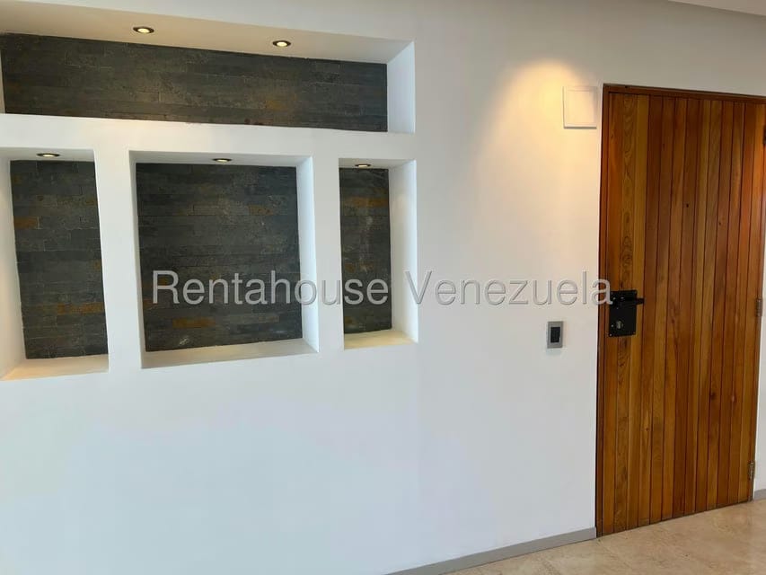Apartamento (1 Nivel) en Alquiler en Los Naranjos del Cafetal, Distrito Metropolitano - 4