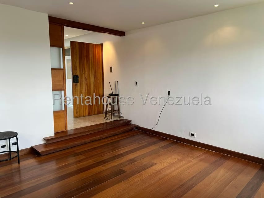 Apartamento (1 Nivel) en Alquiler en Los Naranjos del Cafetal, Distrito Metropolitano - 31