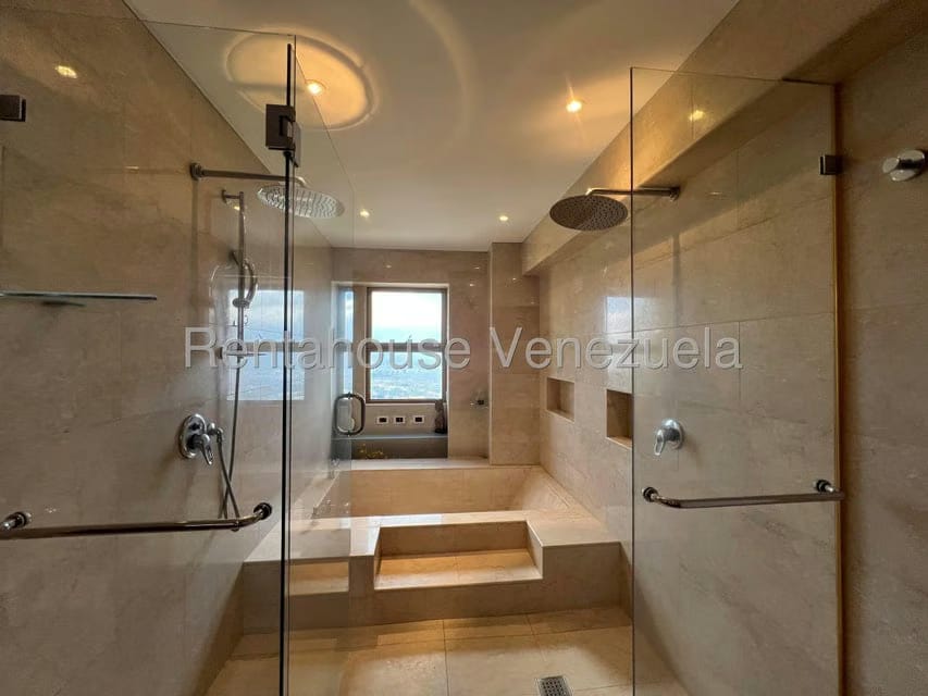 Apartamento (1 Nivel) en Alquiler en Los Naranjos del Cafetal, Distrito Metropolitano - 39