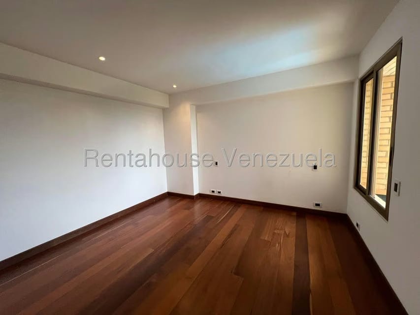 Apartamento (1 Nivel) en Alquiler en Los Naranjos del Cafetal, Distrito Metropolitano - 40