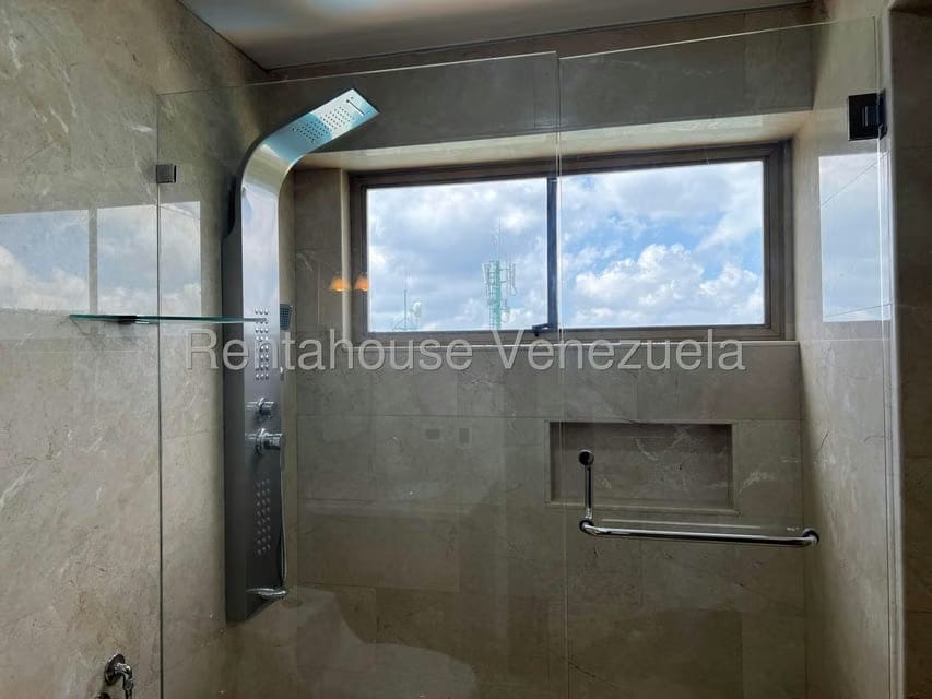 Apartamento (1 Nivel) en Alquiler en Los Naranjos del Cafetal, Distrito Metropolitano - 41