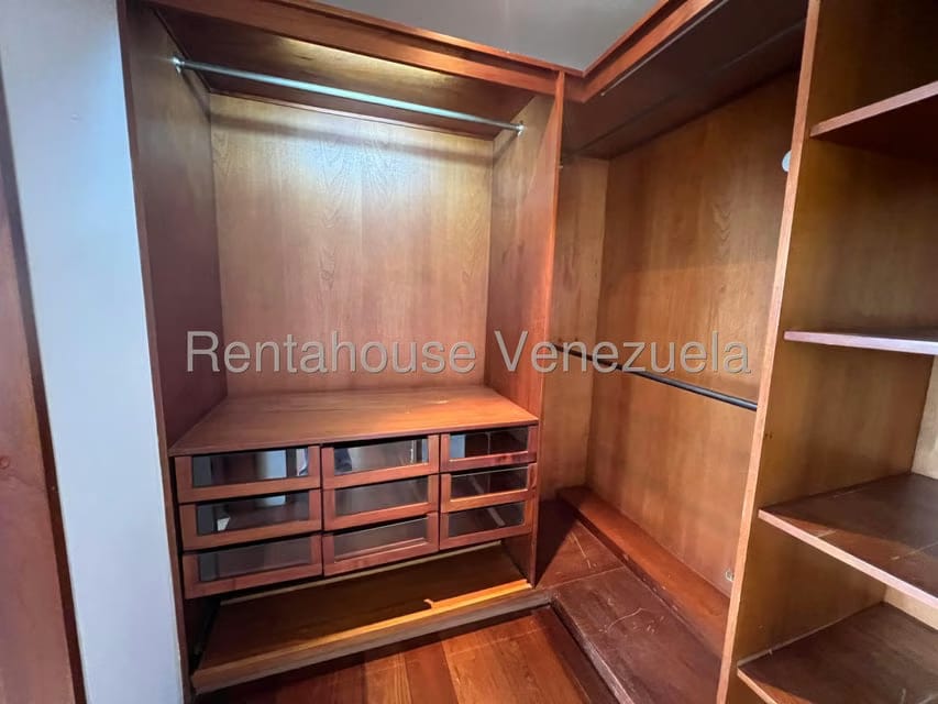 Apartamento (1 Nivel) en Alquiler en Los Naranjos del Cafetal, Distrito Metropolitano - 43