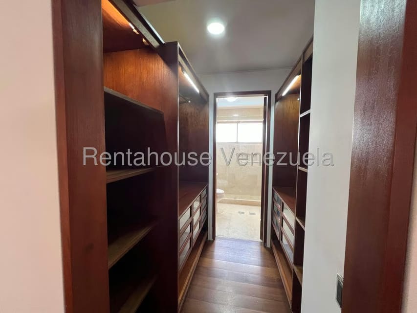Apartamento (1 Nivel) en Alquiler en Los Naranjos del Cafetal, Distrito Metropolitano - 46