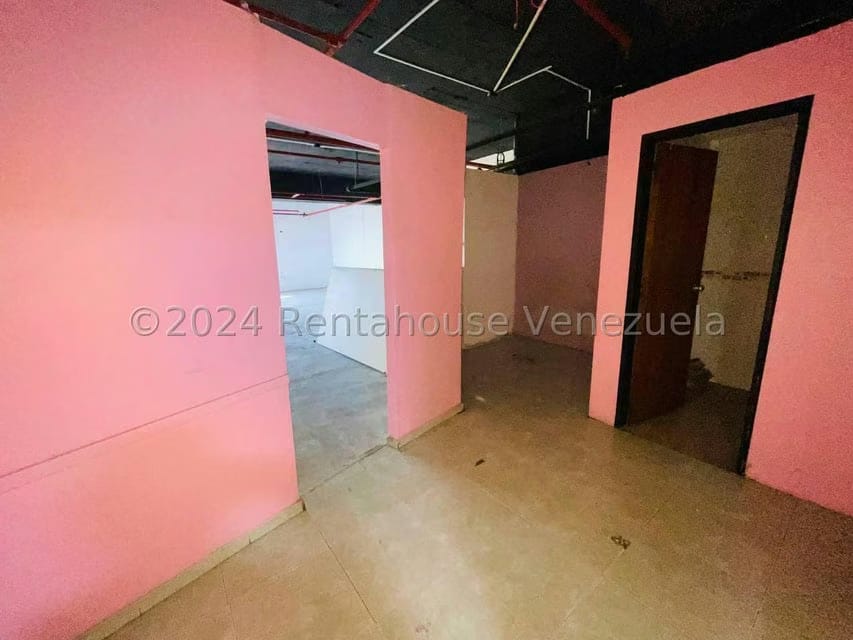 Comercial (Oficina) en Alquiler en Avenida Bolivar, Aragua - 11