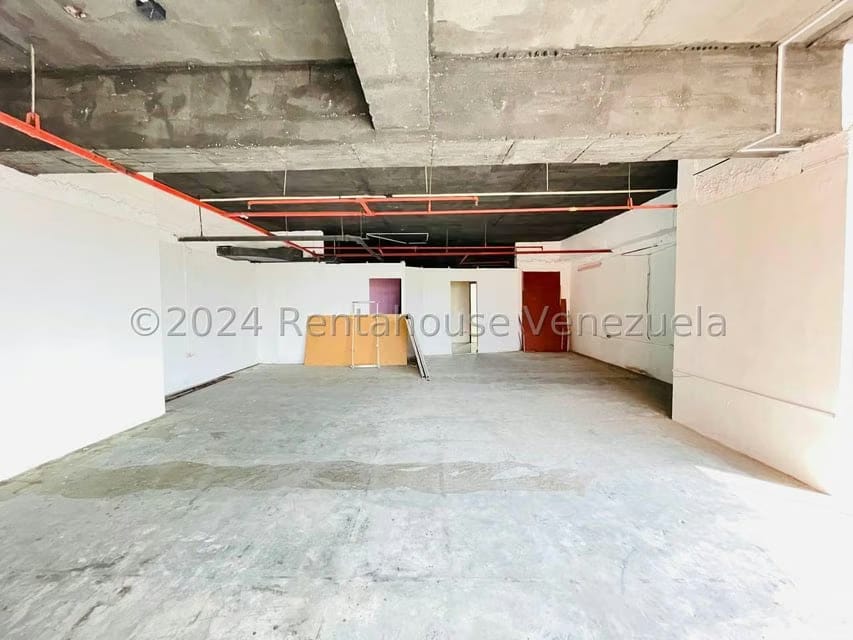 Comercial (Oficina) en Alquiler en Avenida Bolivar, Aragua - 4