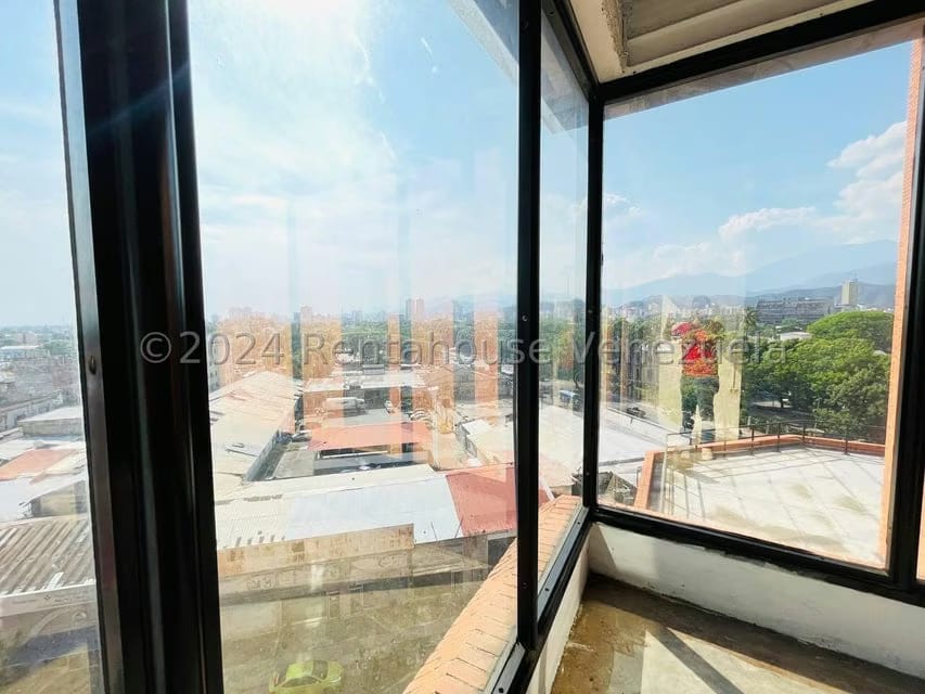 Comercial (Oficina) en Alquiler en Avenida Bolivar, Aragua - 7