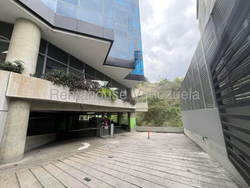 Comercial (Oficina) en Alquiler en Cerro Verde, Distrito Metropolitano - 2
