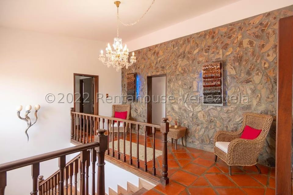 Casa (Multipes Niveles) en Venta en El Hatillo, Distrito Metropolitano - 13