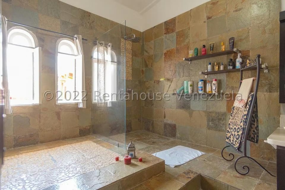 Casa (Multipes Niveles) en Venta en El Hatillo, Distrito Metropolitano - 15