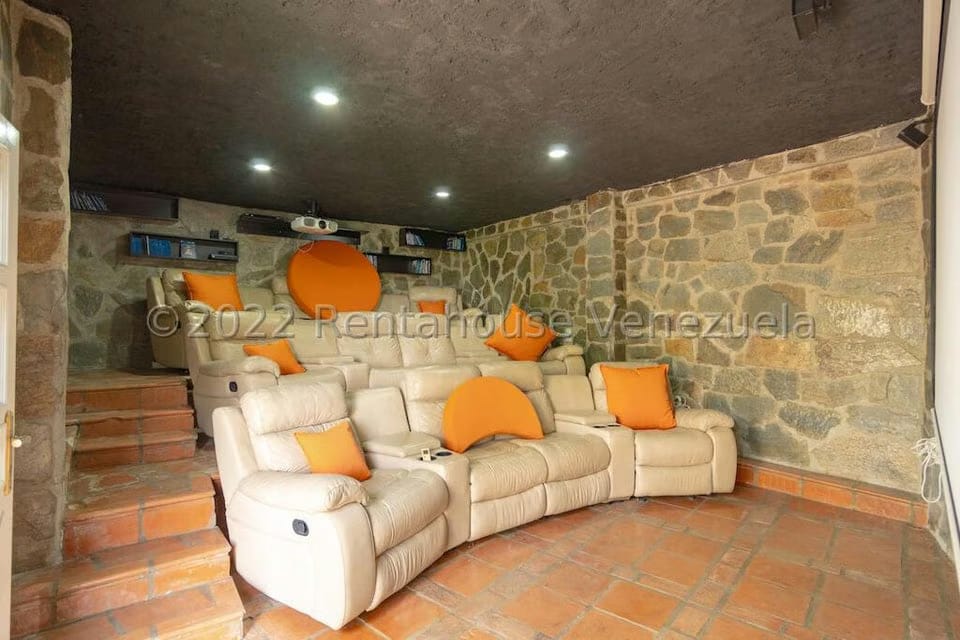 Casa (Multipes Niveles) en Venta en El Hatillo, Distrito Metropolitano - 33