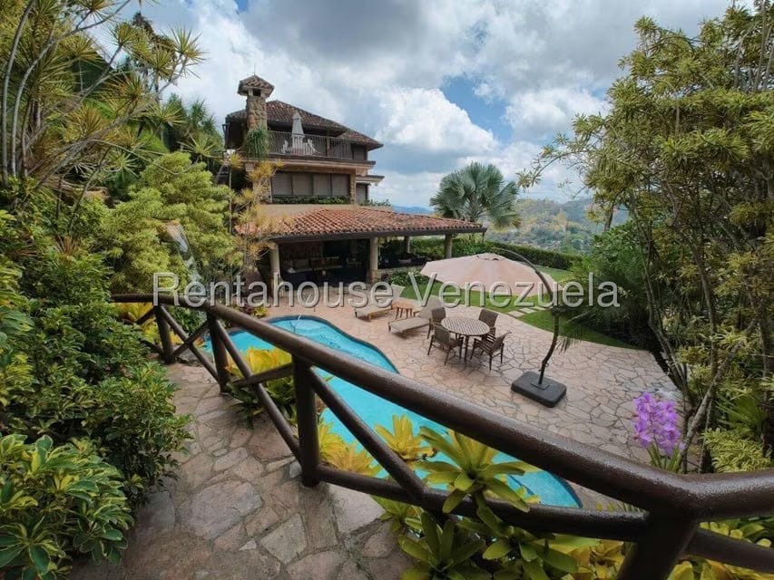 Casa (Multipes Niveles) en Venta en Alto Hatillo, Distrito Metropolitano - 41