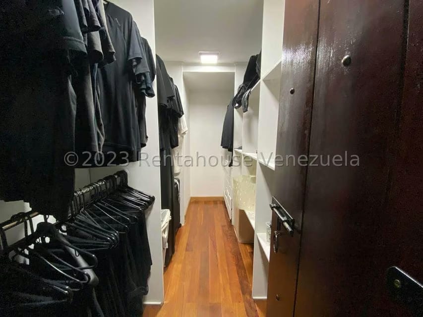 Casa (Multipes Niveles) en Venta en La Lagunita Country Club, Distrito Metropolitano - 32