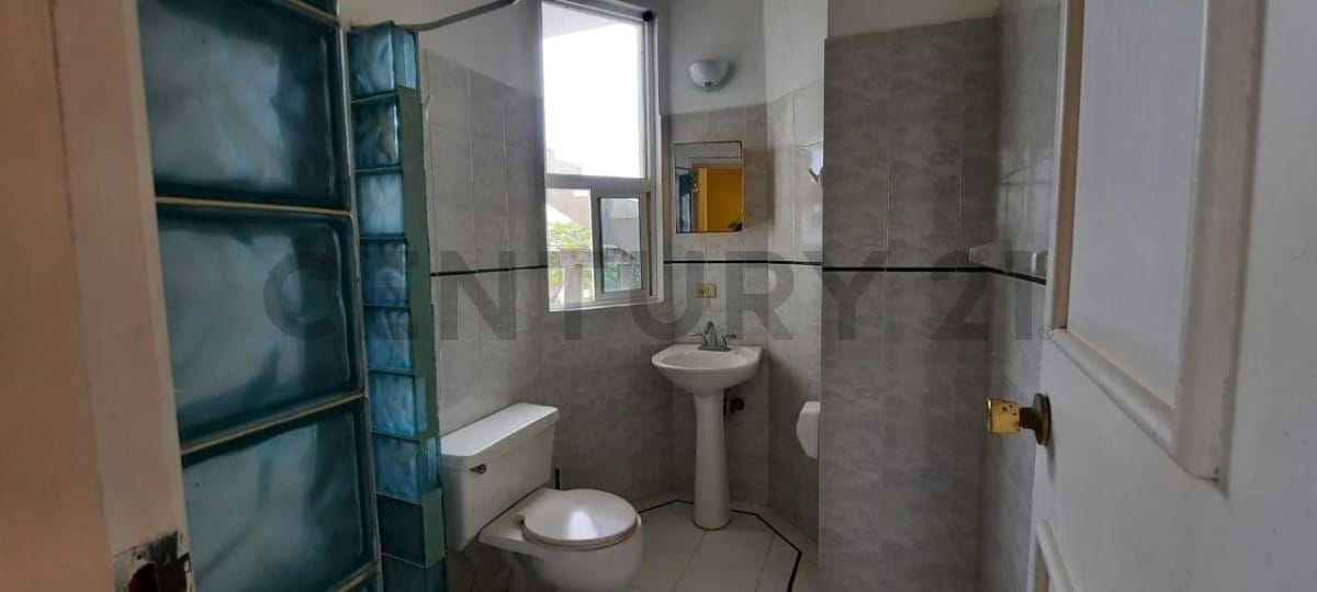 Edificio en venta en Playa el Yaque Isla de Margarita - 9