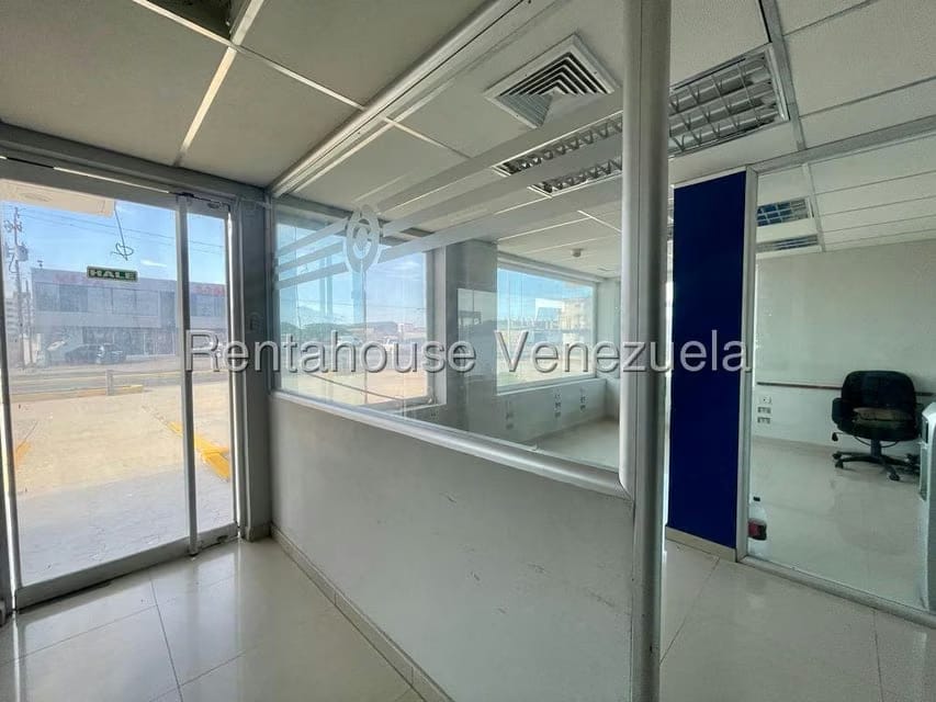 Comercial (Local Comercial) en Venta en Punto Fijo, Falcon - 16