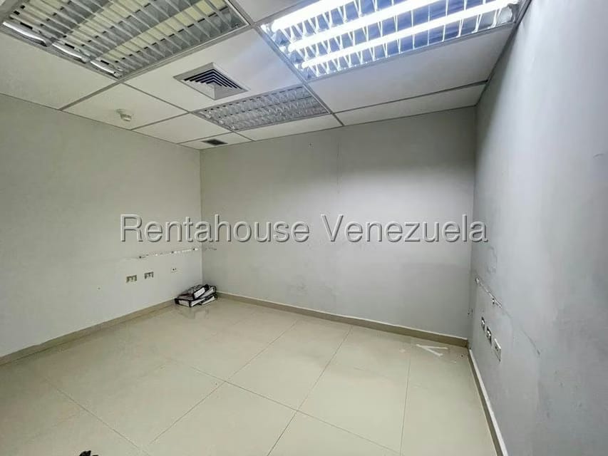 Comercial (Local Comercial) en Venta en Punto Fijo, Falcon - 23