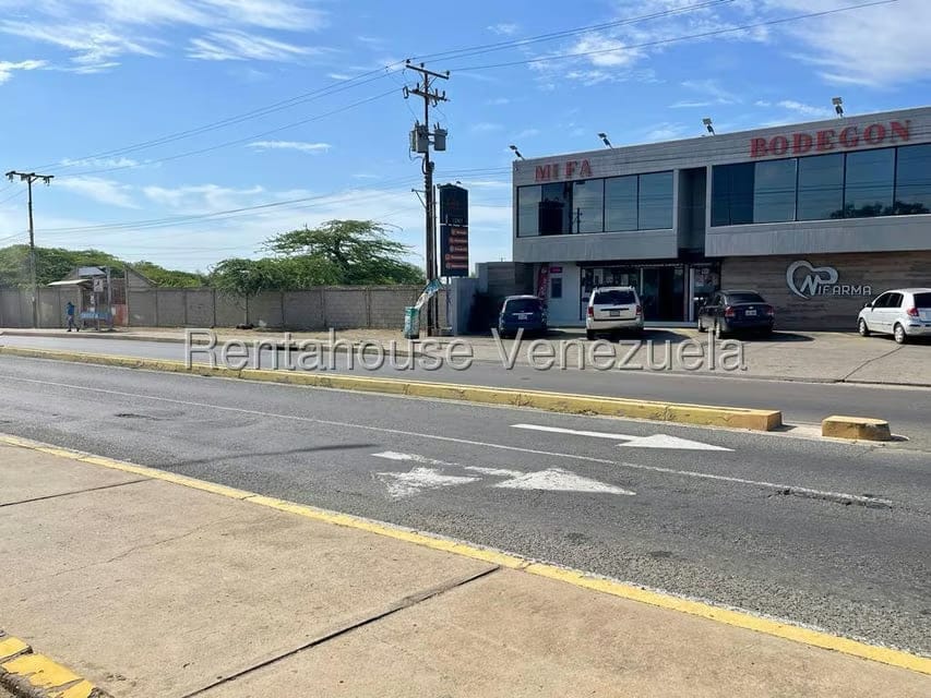 Comercial (Local Comercial) en Venta en Punto Fijo, Falcon - 8