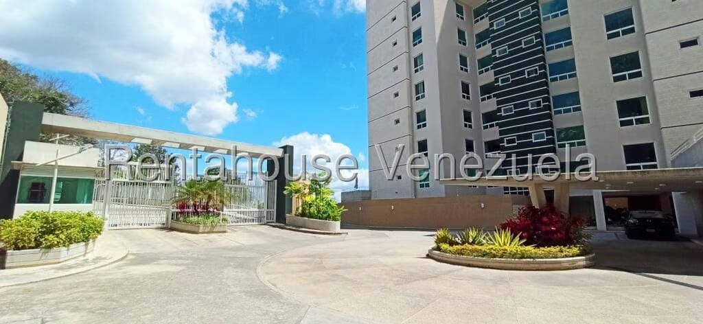 Apartamento (1 Nivel) en Venta en La Lagunita Country Club, Distrito Metropolitano - 2