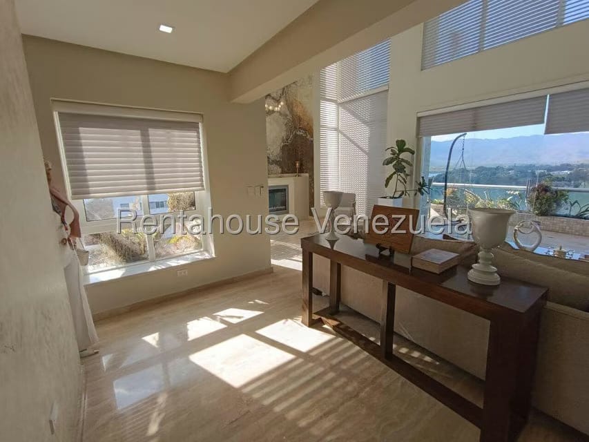 Apartamento (1 Nivel) en Venta en Terrazas del Country, Carabobo - 2