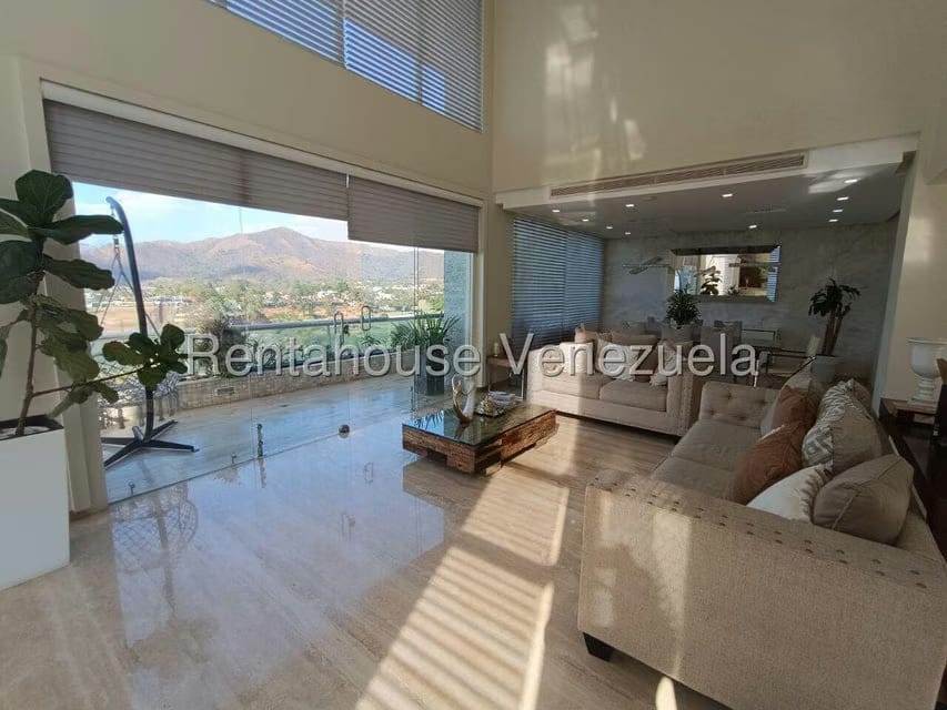 Apartamento (1 Nivel) en Venta en Terrazas del Country, Carabobo - 3