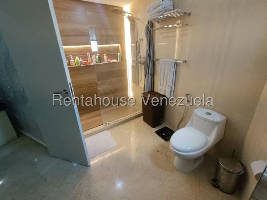 Apartamento (1 Nivel) en Venta en Terrazas del Country, Carabobo - 37