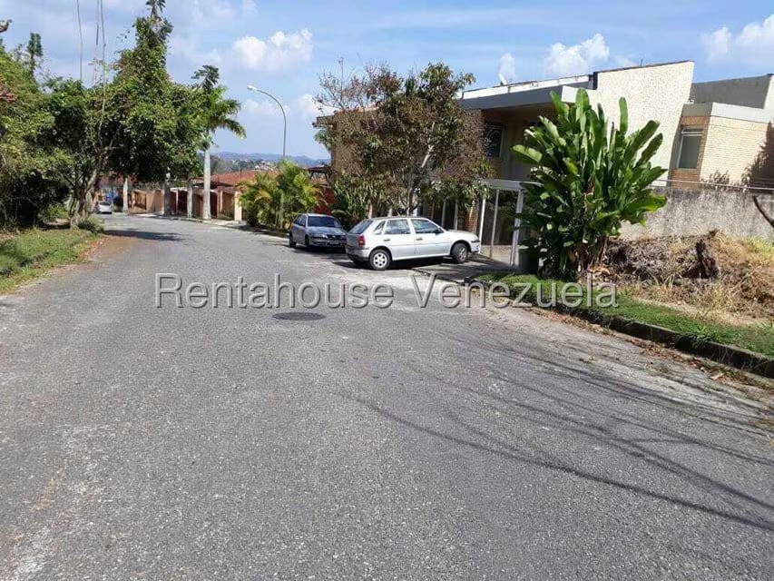 Terreno (Residencial) en Venta en Parque Oripoto, Distrito Metropolitano - 3